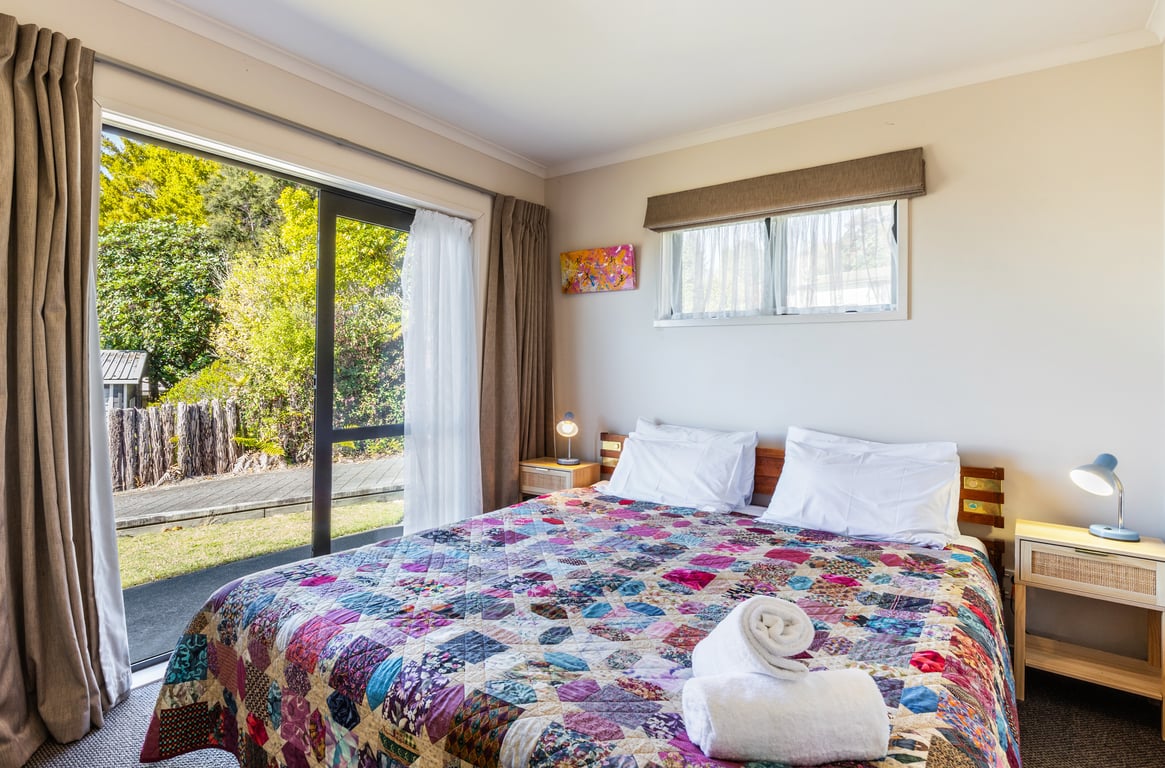 The Umpires Retreat - Quiet Home In Acacia Bay