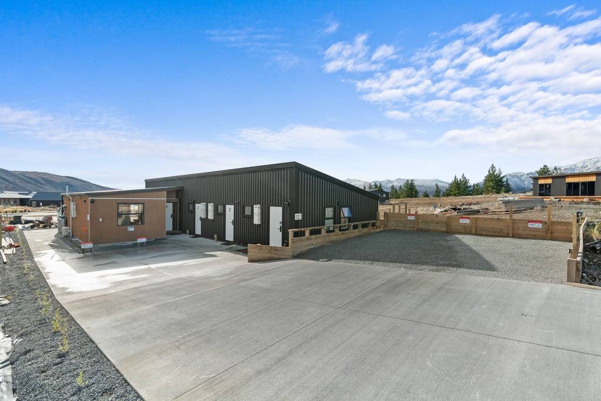 New warm modern family friendly /Unit4/2bedroom