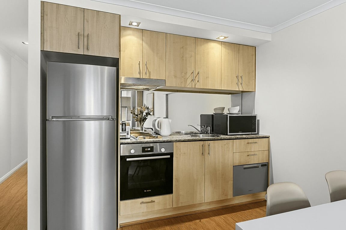 LN409 - St Leonards Comfort | Close To Shops & Transport
