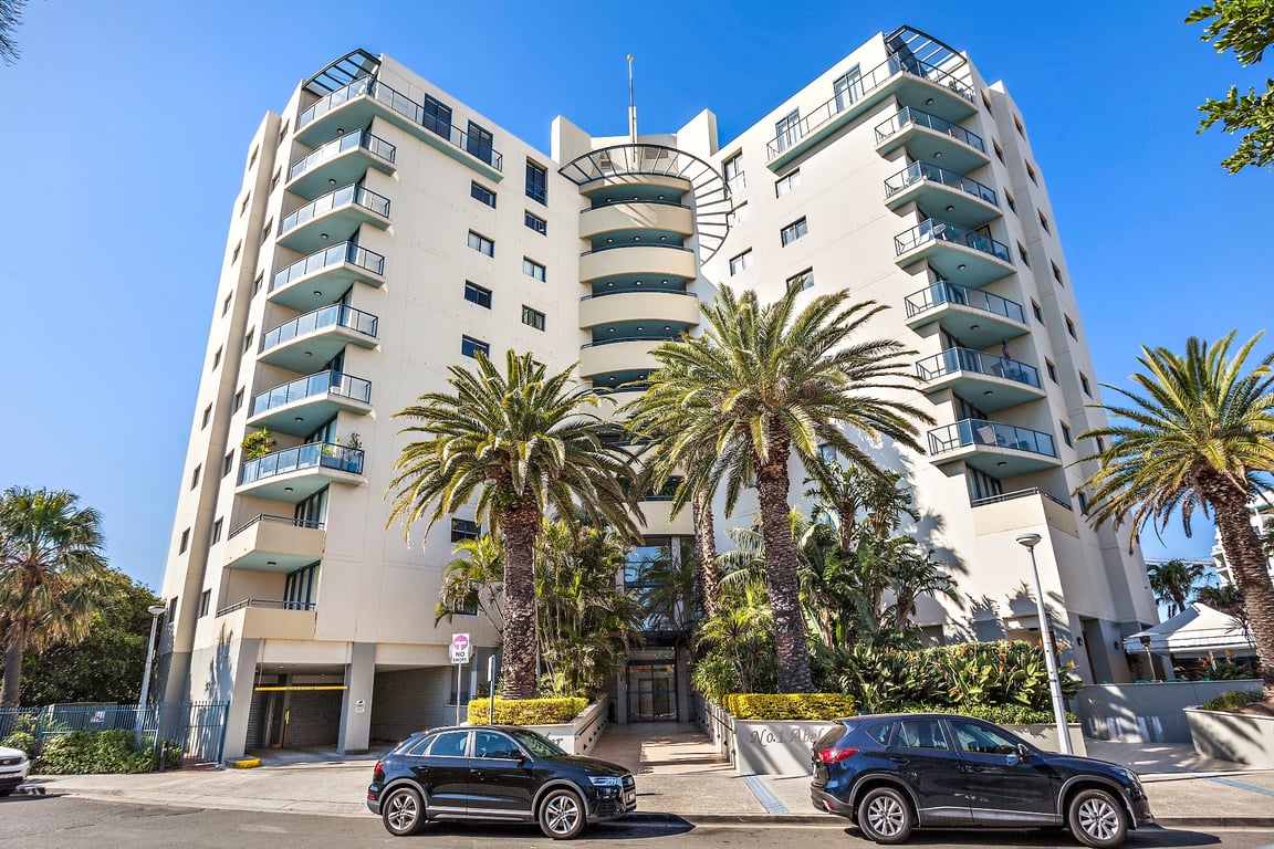 Lift Access 509 Pool View