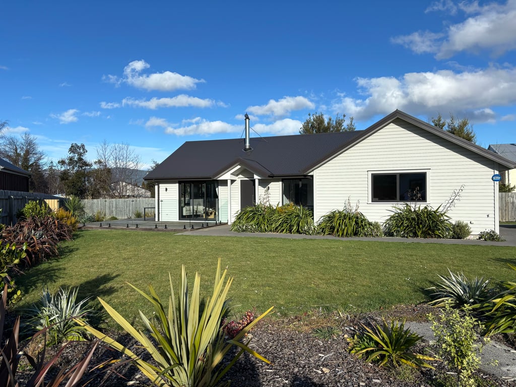 Dumblane View - Hanmer Springs Holiday Home