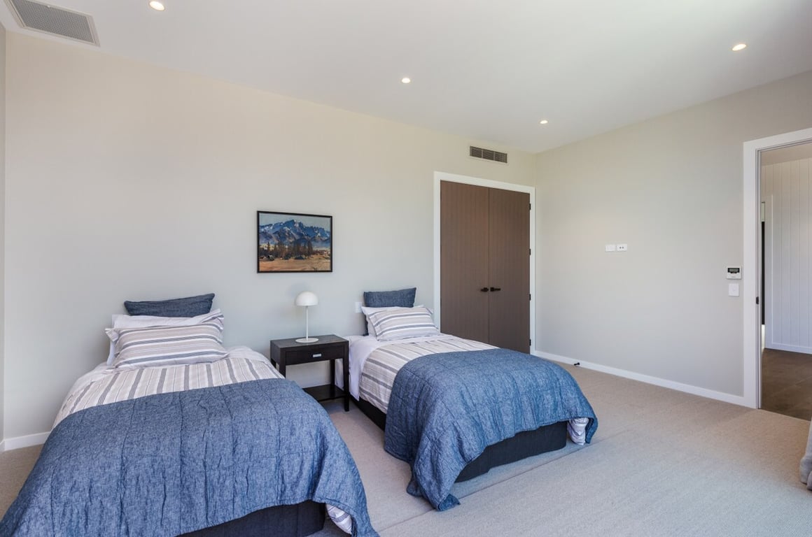 Lochside – Luxury Lakeside Living In Kinloch