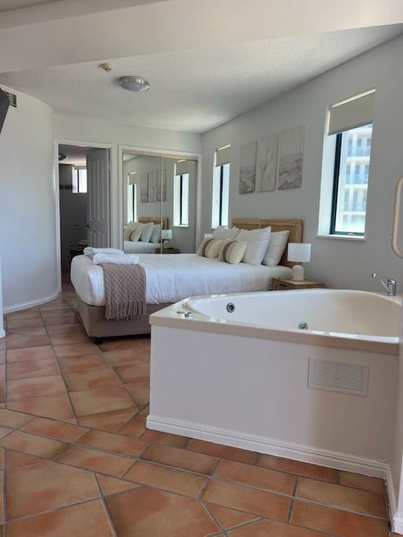 One Bedroom Boardwalk & Ocean View Apartment