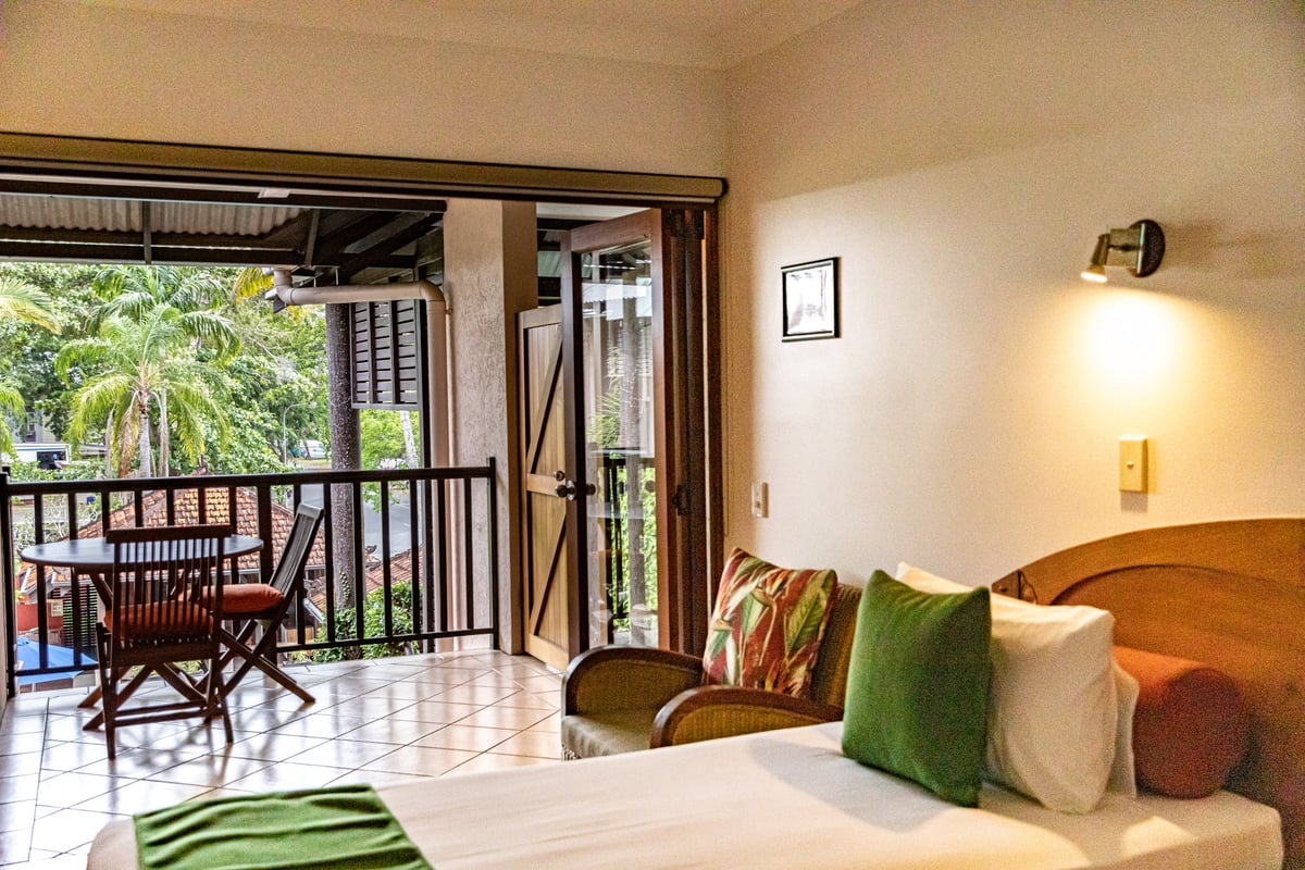 Deluxe King Pool View Studio