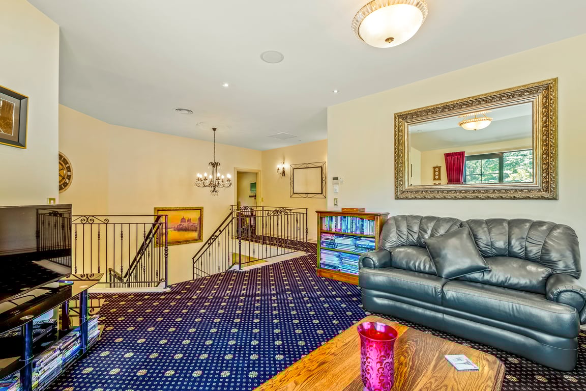 Fontainebleau Luxury Retreat