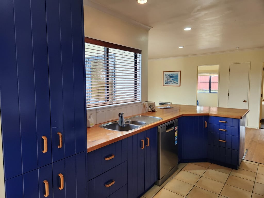 Quiet Family Home Near Hot Pools & Botanical Gardens