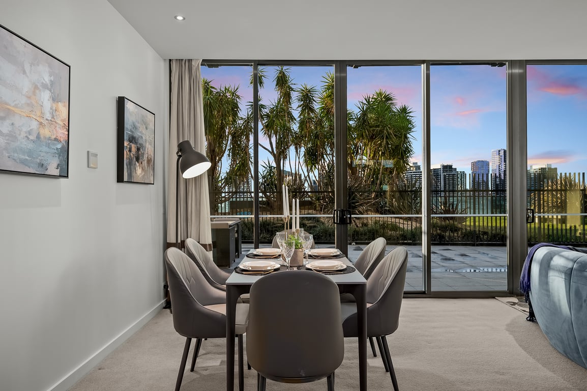 Opulent Harbourside Sanctuary | 3 Bedrooms | 2.5 Bathrooms | Free Parking