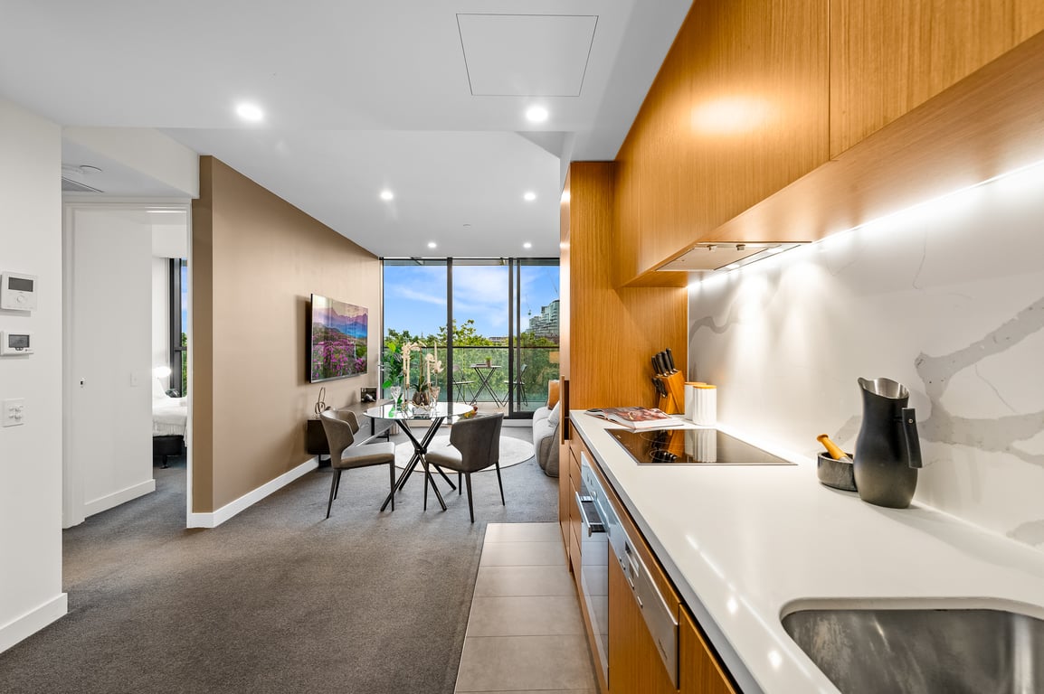 Parkside Perfection Near The CBD! 2 Bedrooms | 1 Bathroom | Free Parking