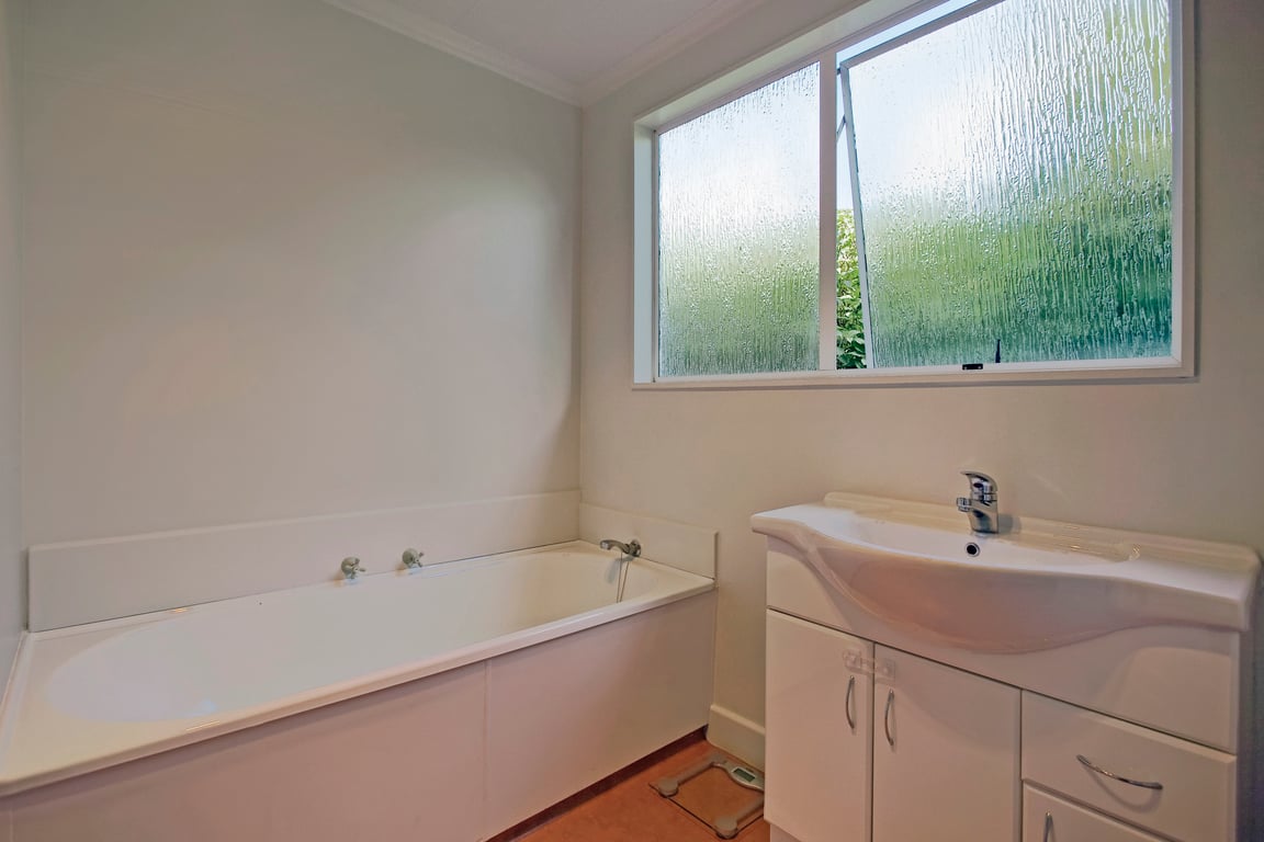 Bisley Holiday House