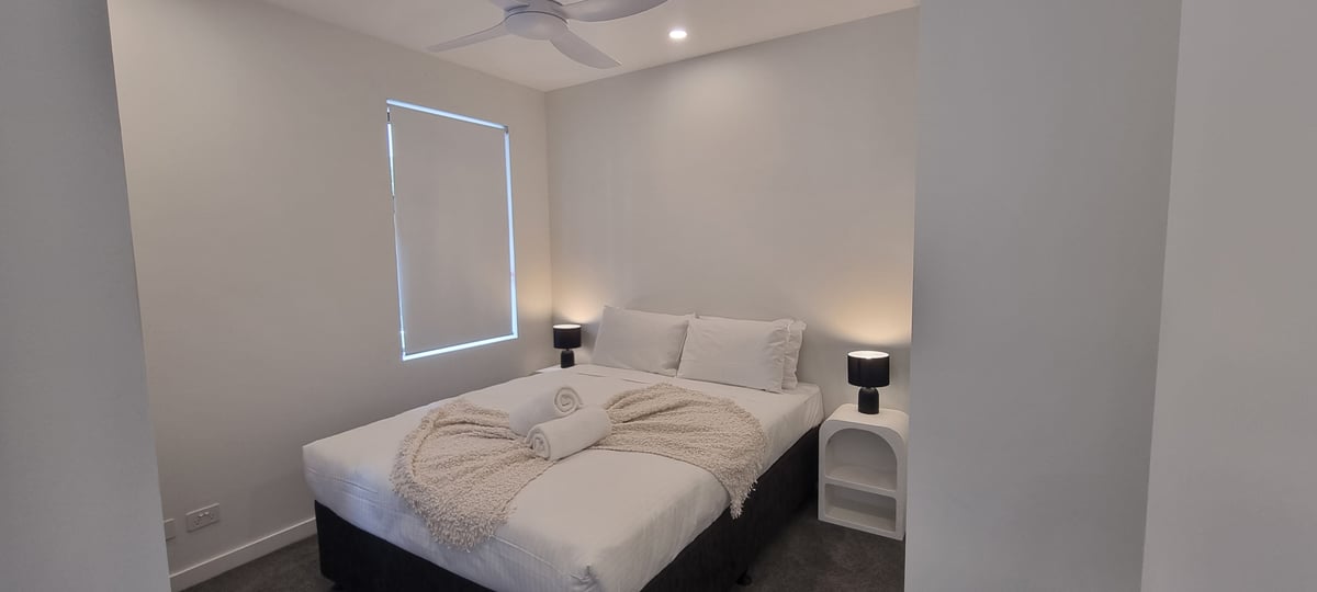 UNIT-20206 GARDEN LIGHTS