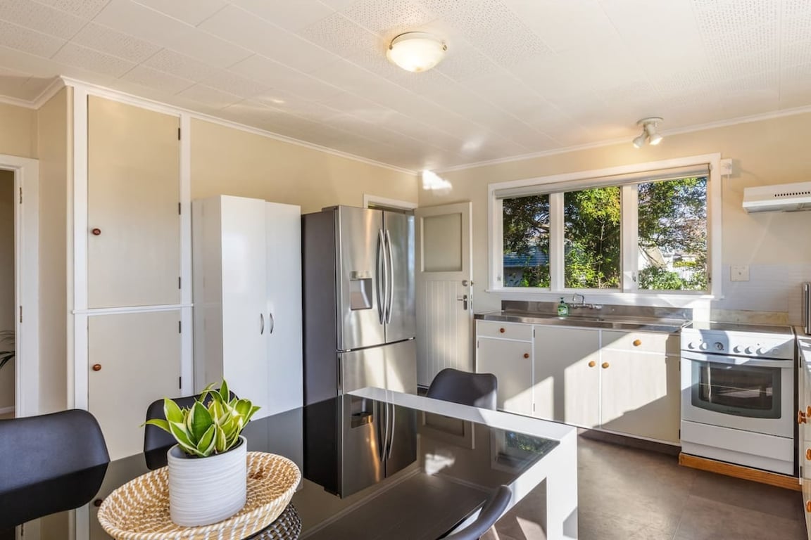 Two Mile Bay Getaway - Comfort & Convenience With Wi-Fi