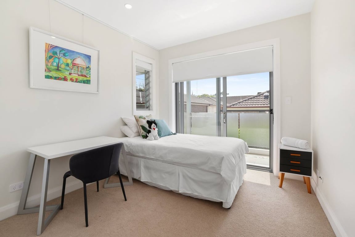 FOAM6 - Newport Nest | Bright Coastal Living Steps To The Beach
