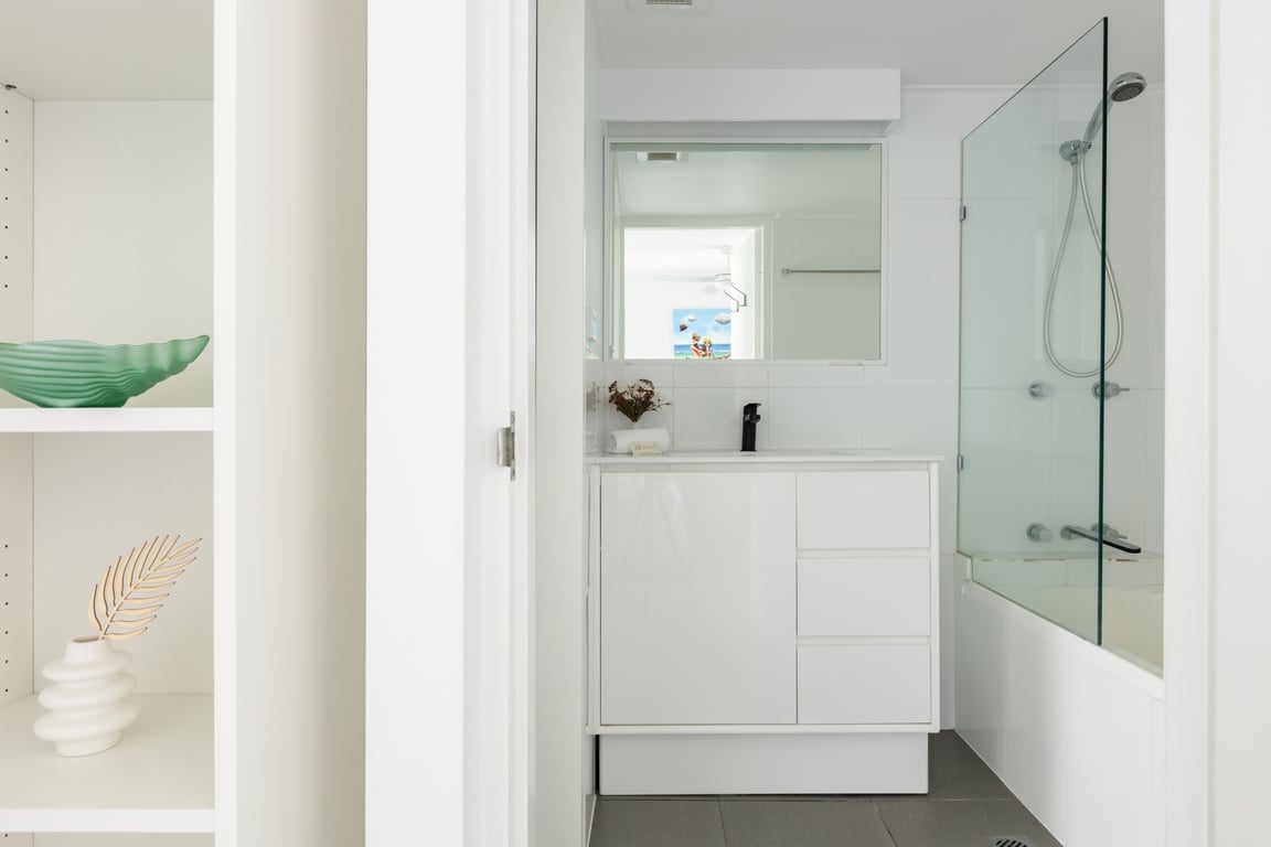 	 Town House 07- Ground level 2 Bedroom 2 Story Townhouse Superior