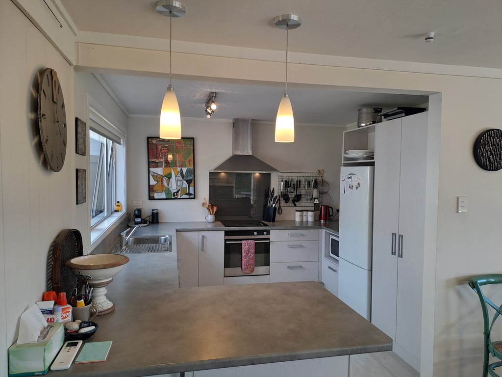 Teti Bay Bach - Great Outdoor Living And Just A Short Walk To The Lake!