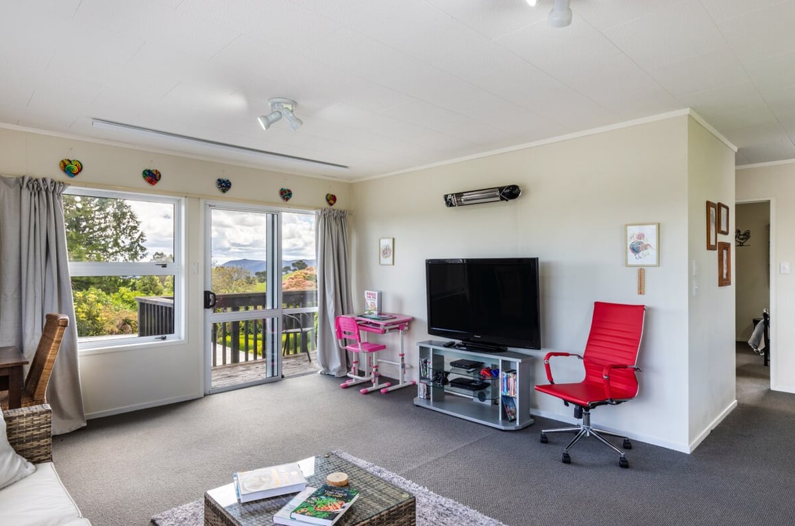 Whakaroa Retreat - Spacious Garden Getaway Near Taupo