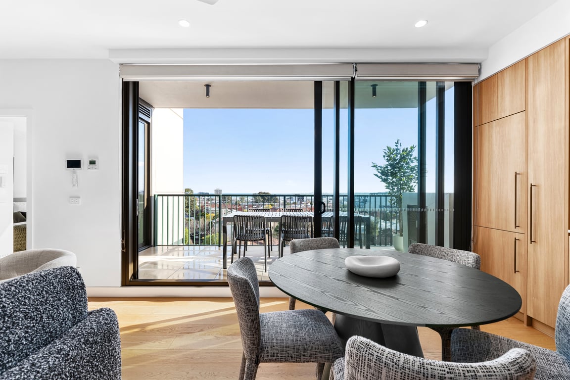 Bayview Canopy @ The Fareham | 2Bed 2Bath 1Car