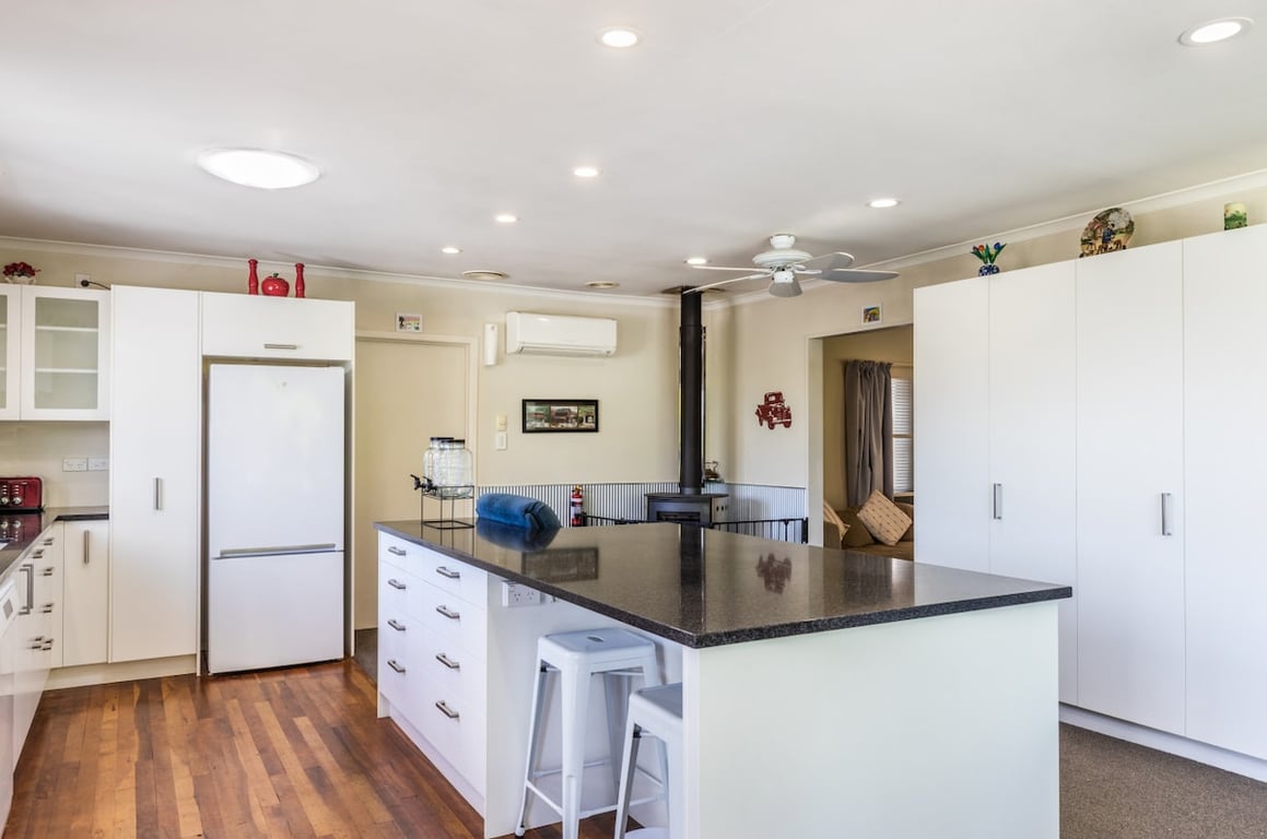 Whakaroa Retreat - Spacious Garden Getaway Near Taupo