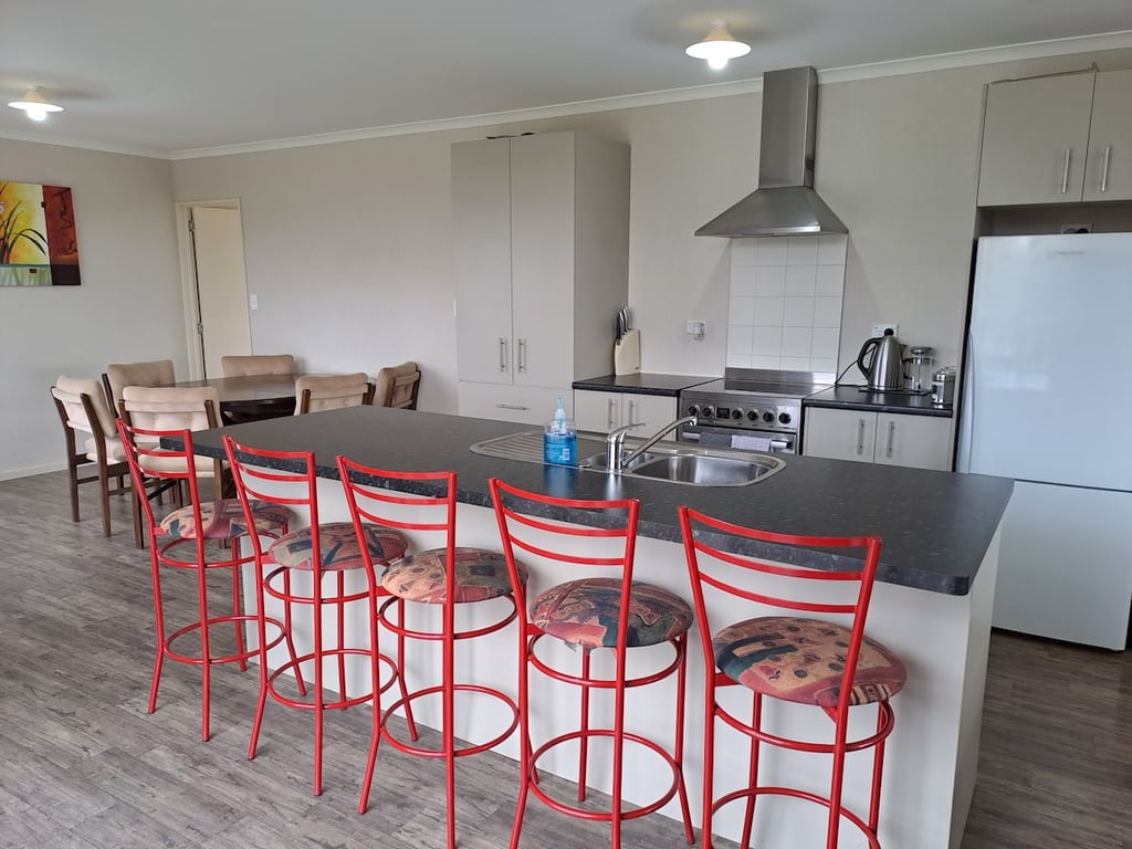 Shera Street Cosy - Great Location Includes Wi-Fi