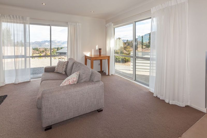 Hillside Hideaway (Pet Friendly) 