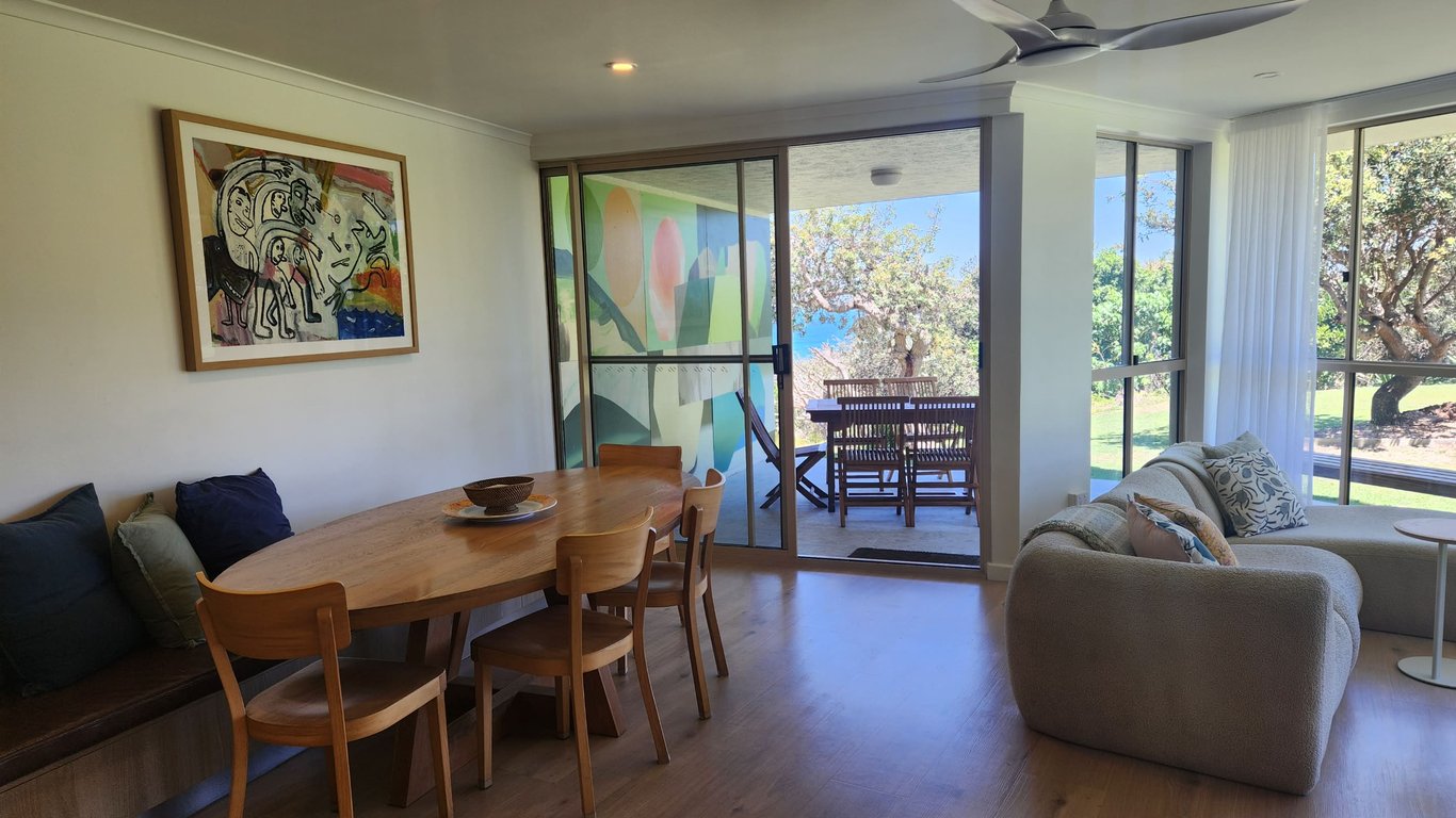 Deluxe Ground Floor Ocean View Apartment