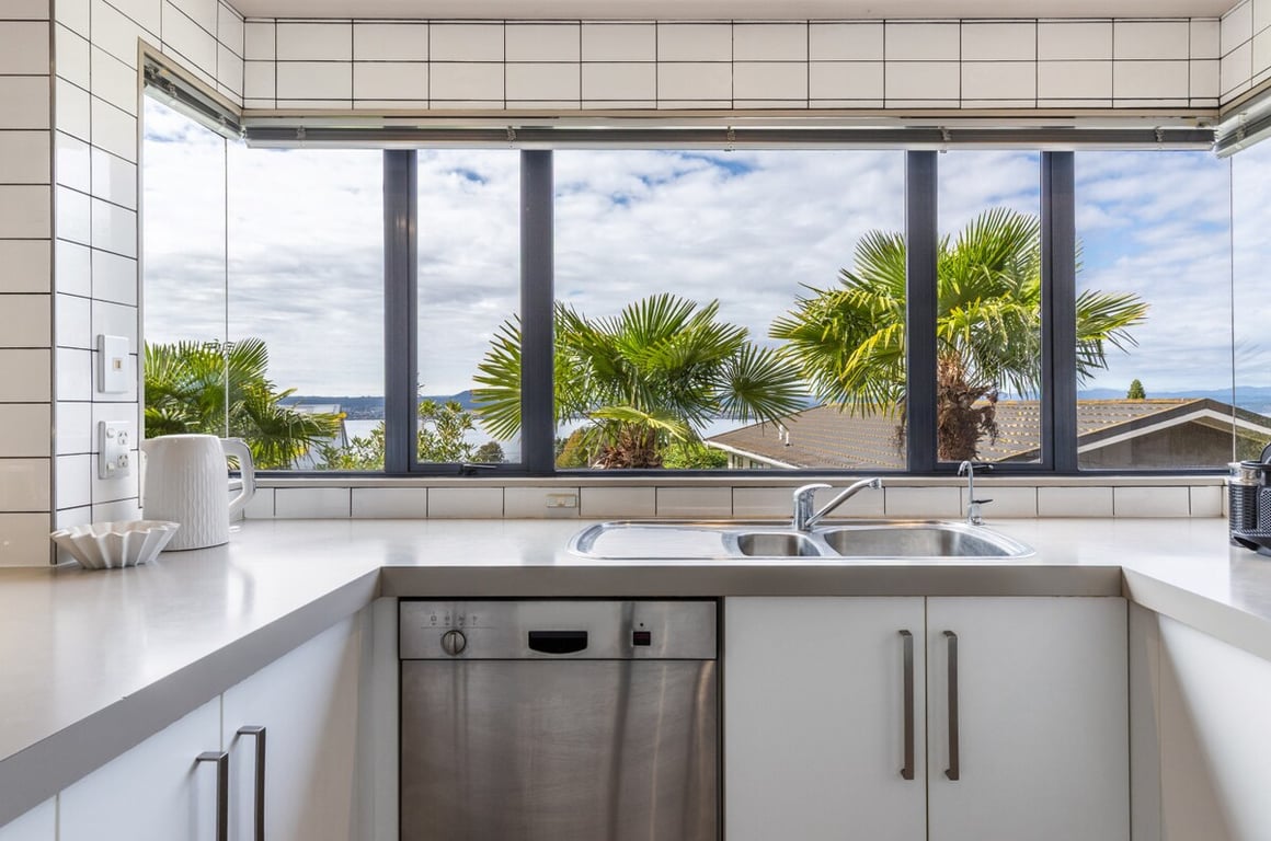 Acacia Bay Getaway - Spacious Family Living