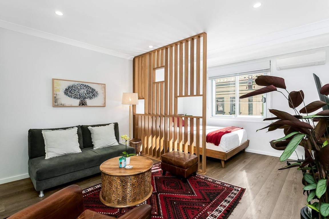 NMORE - Newtown Nest | Relaxed Studio Living