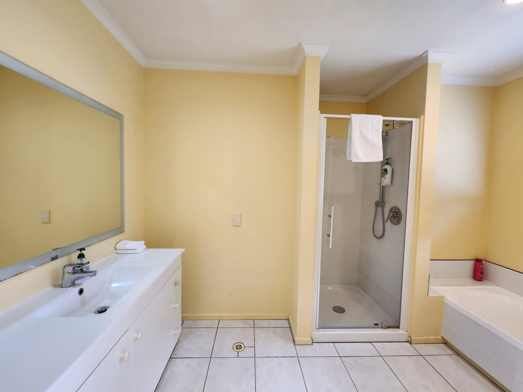 Quiet Family Home Near Hot Pools & Botanical Gardens