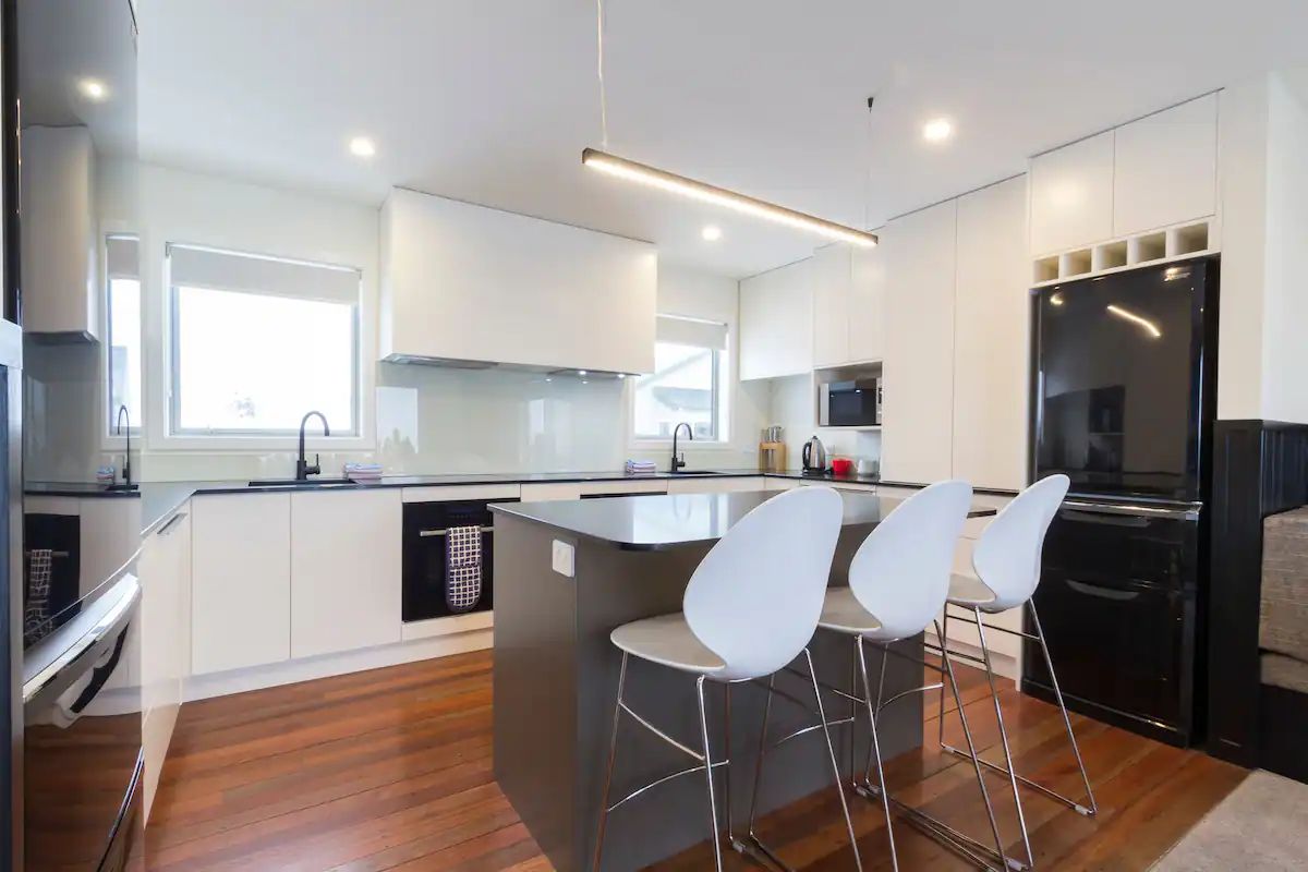 Antair Lakeview Lodge #6 Mountain View Room