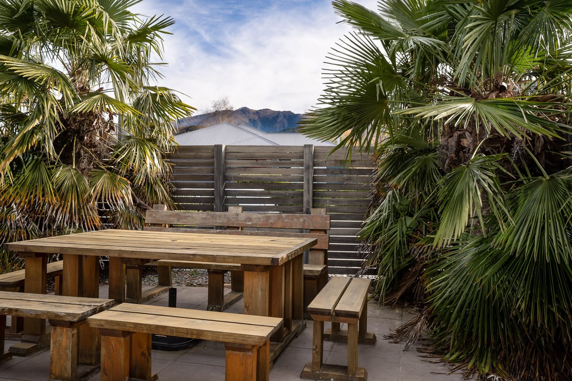 Sunny Family Retreat 