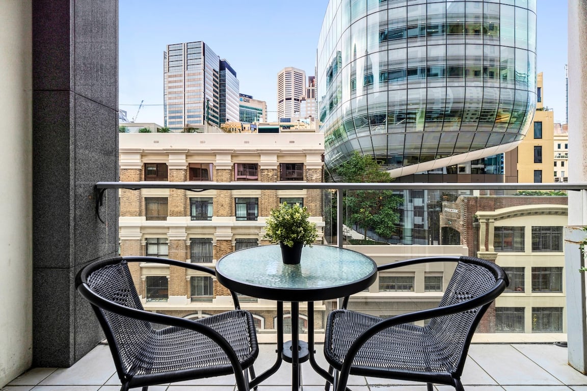 KS004 - CBD Crib | Skyline Views Meet Pool & Gym Living