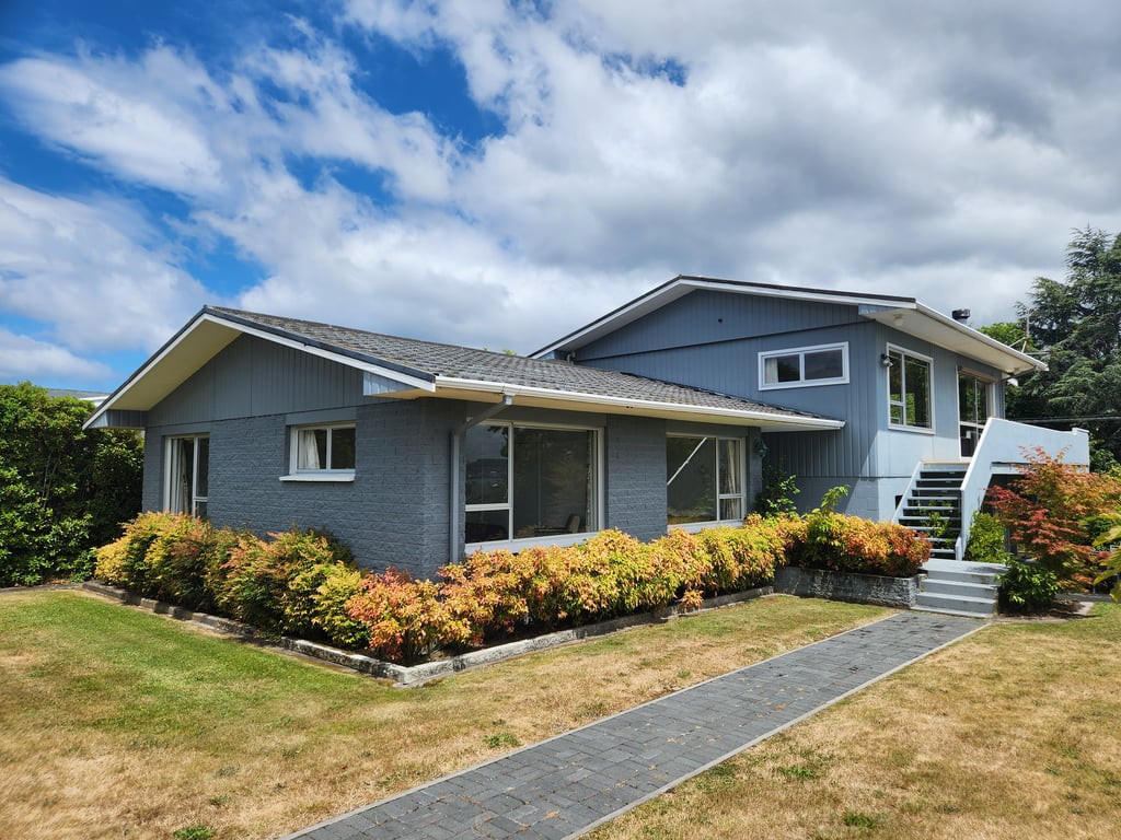 Rainbow Point Pad - Large Elevated Bach With Lake And Mountain Views Free Wi-Fi