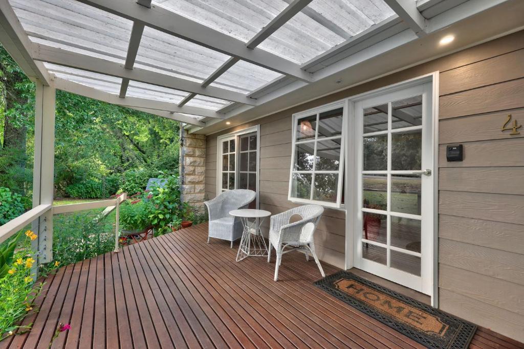 Jamieson Cottage 4 - By the River