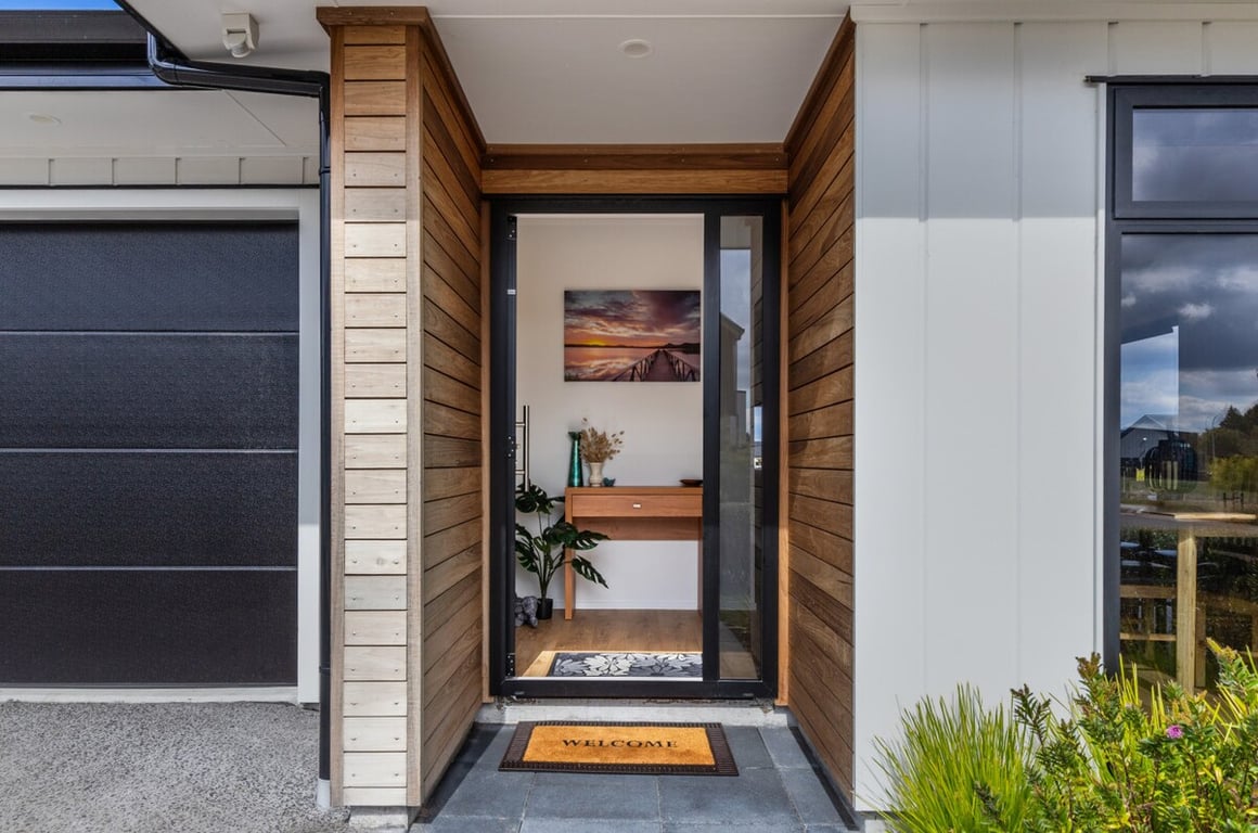 Modern Holiday Retreat - Relax & Unwind In Style