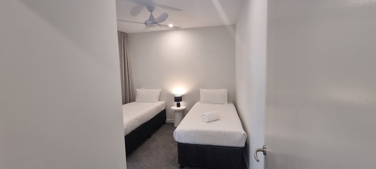 UNIT-20206 GARDEN LIGHTS