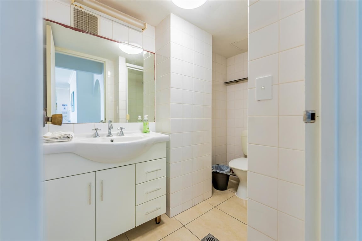 1 Bedroom Ground Apartment