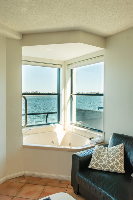 Standard 2 Bedroom WatersEdge (006)