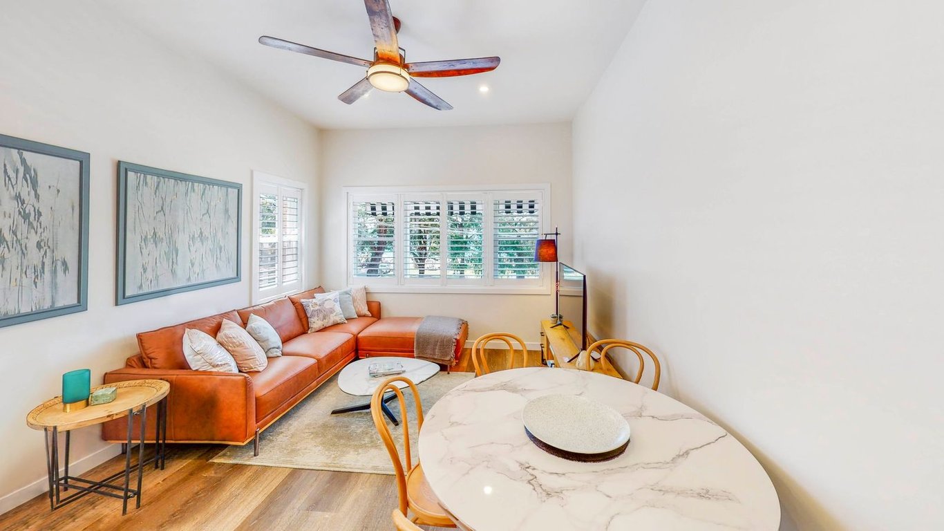 BALO4 - Balmoral Beauty | Elevated Living On The Esplanade