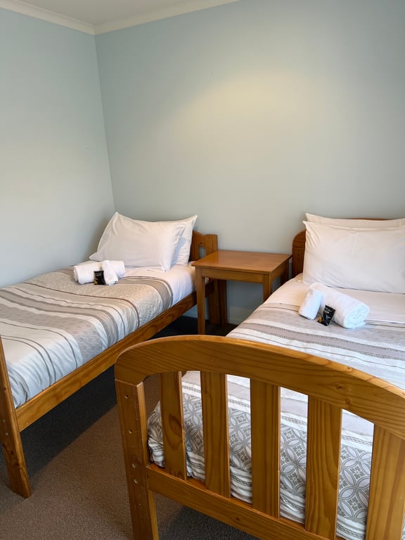 Hillside Hideaway (Pet Friendly) 