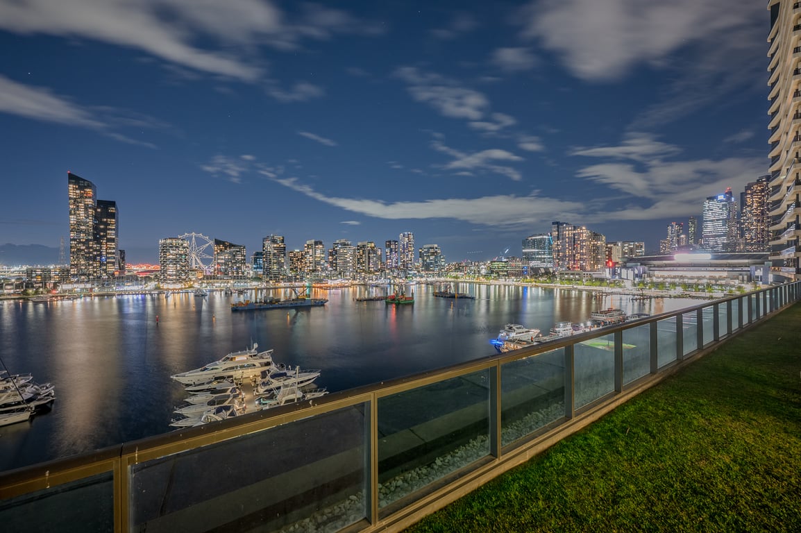 Opulent Harbourside Sanctuary | 3 Bedrooms | 2.5 Bathrooms | Free Parking