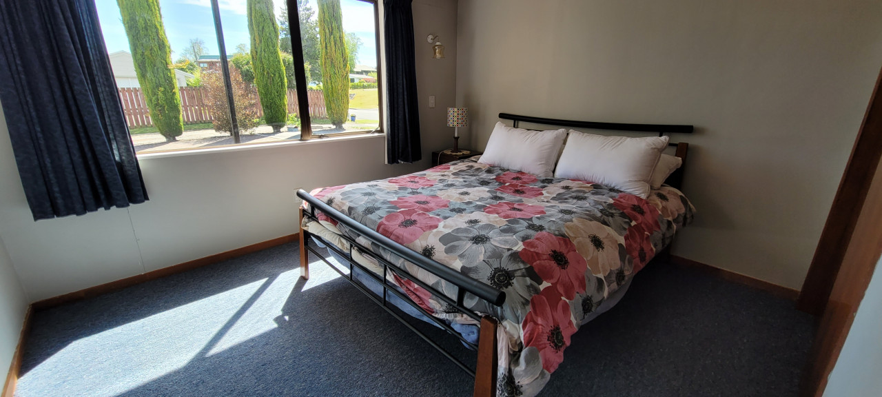 Angela Place - Large Sunny Bach In Kinloch