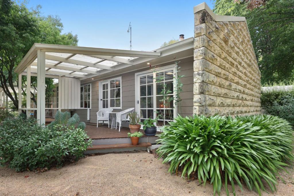 Jamieson Cottage 1 - By the River