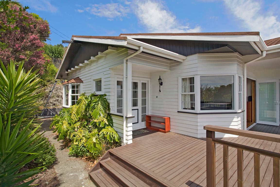 Bisley Holiday House