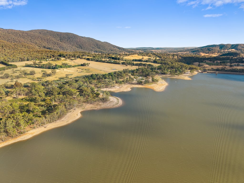 Yarrowood - Country Retreat near Lake Nillahcootie