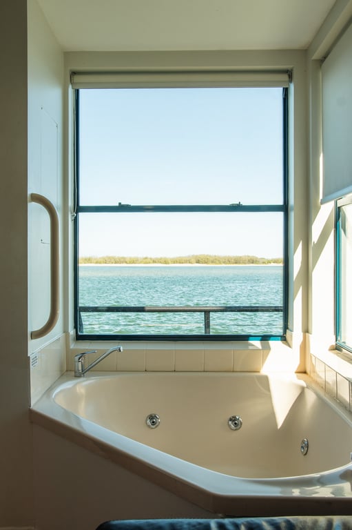 Standard 2 Bedroom WatersEdge (006)
