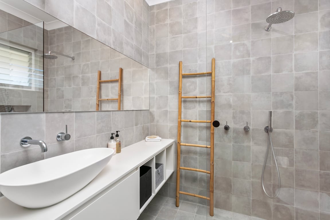 WAV64 - Charming Waverton Escape | Top-Floor 2-Bed With City & Harbour Views