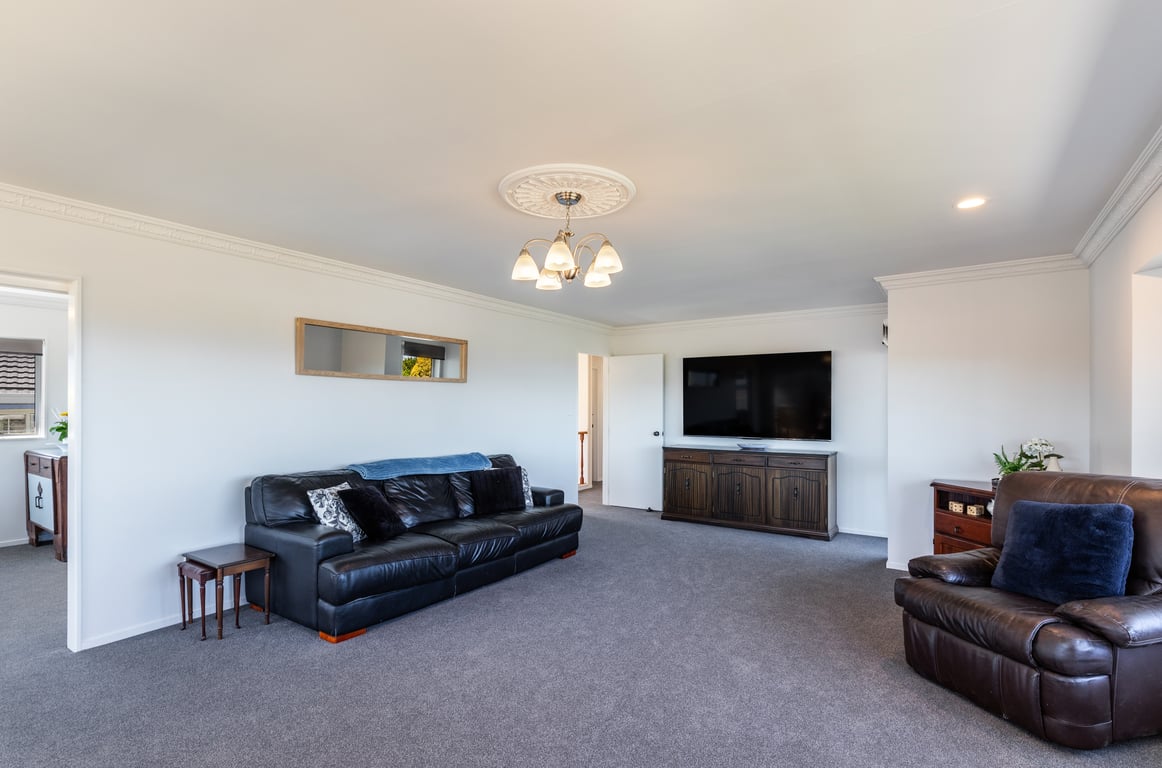 The Golders Getaway: Space for 2 families