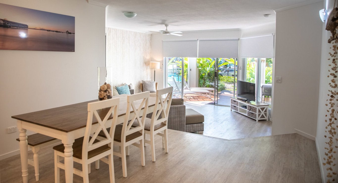 3 Bedroom LUXE Pool Deck Apartment