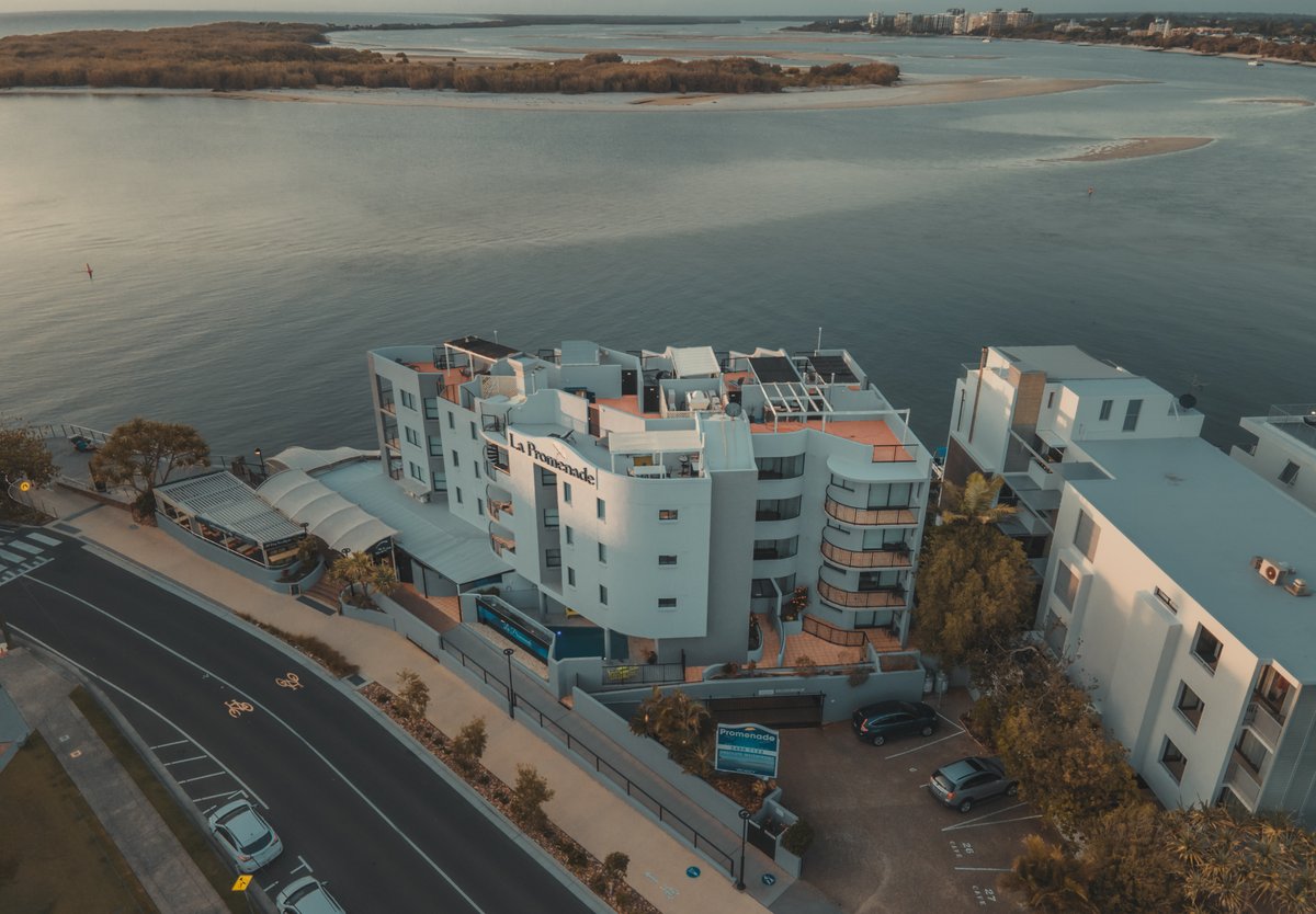 Executive 2 Bedroom Waterfront Rooftop