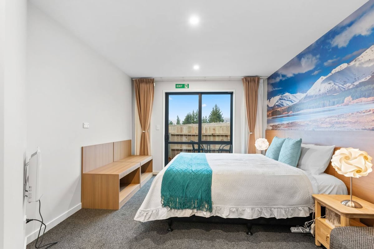 New warm modern family friendly /Unit4/2bedroom