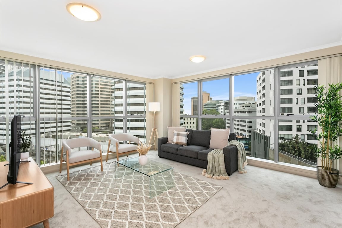 HELP5 - Chatswood Convenience | Steps To Train & Metro